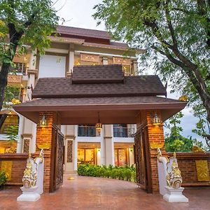 Siri Nakornpink Chiang Mai Hotel Sha Plus